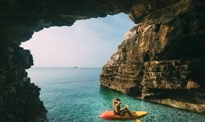 FULL CAVE & SAFARI EXPERIENCE by KAYAK