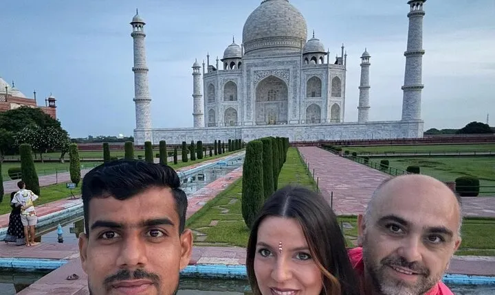 From Agra: Skip-the-Line Taj Mahal & Agra Fort Private Day Tour