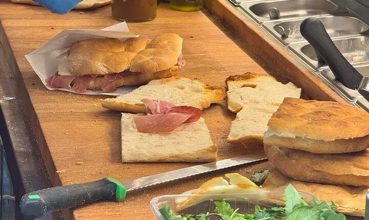 Schiacciata fiorentina: tour and tasting
