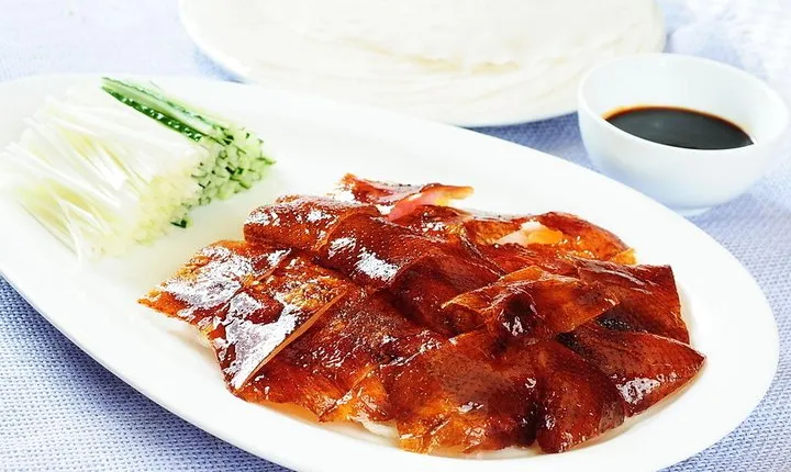 Mutianyu Great Wall Private Tour with Roast Duck Dinner and Evening Show