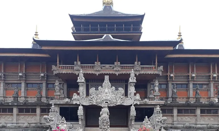 Private tour with lunch: Jakarta to miniature park of indonesia