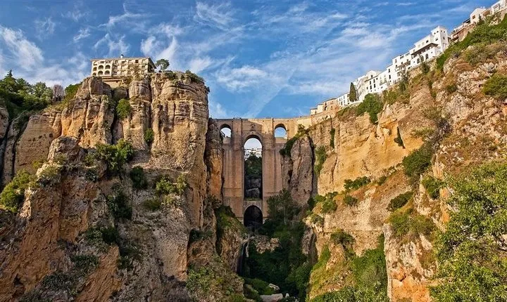 Ronda and Setenil de las Bodegas tour from Malaga