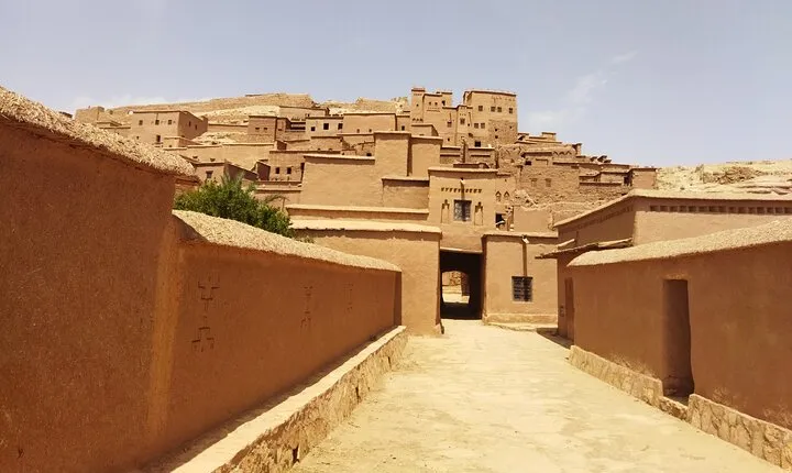 4 days tour and trek from Fez to Marrakech via Sahara Desert