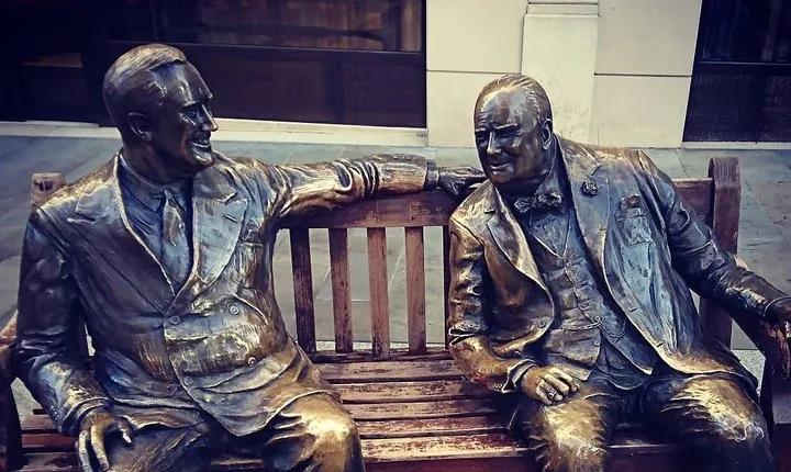 Winston Churchill's London At War. A Private Walk Through Britain's Darkest Hour