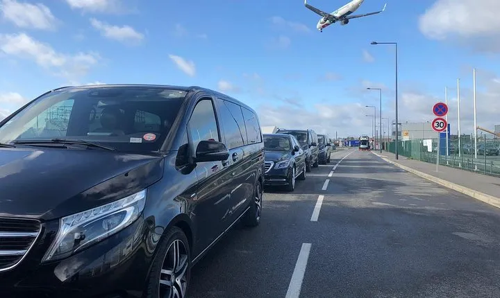 Private transfer from Beauvais airport to Paris or back