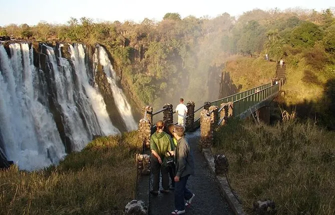 Victoria Falls Tours- ( Zambia & Zimbabwe)