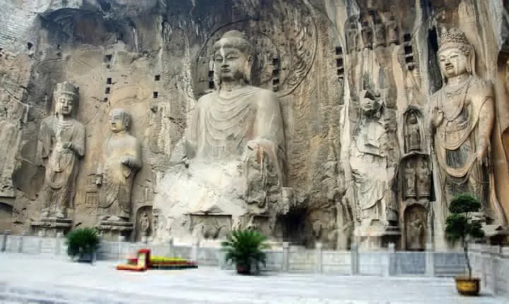 All Inclusive Private Day Tour to Shaolin Temple and Longmen Grottoes from Zhengzhou