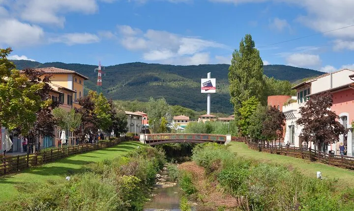 Private Shopping Tour from Florence hotels to Barberino Outlet