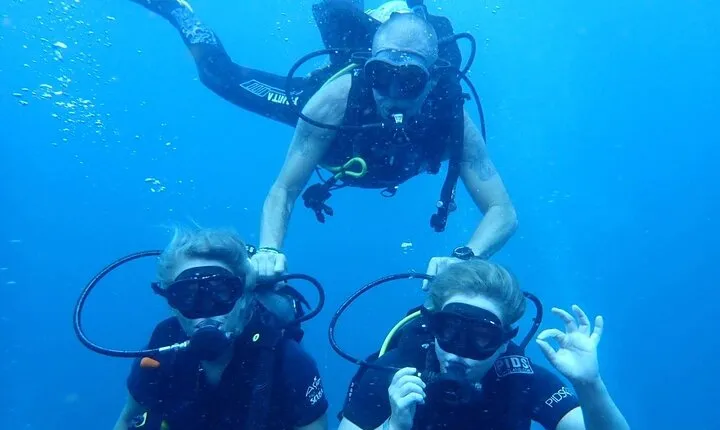 PADI Discover Scuba Diving at Sail Rock From Koh Phangan (Beginners)