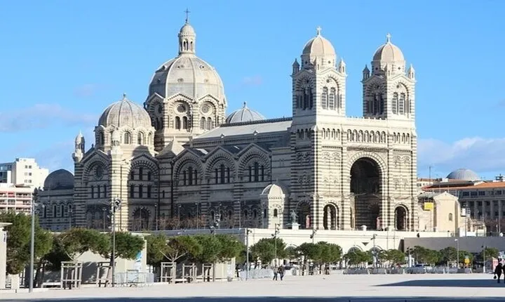 Marseille Local Neighborhoods Guided Walking Tour