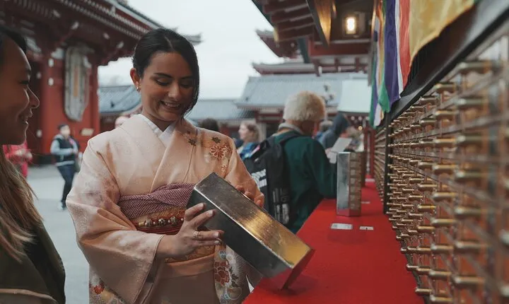 Kyoto Kimono Walk: A Private Cultural Tour in Kyoto