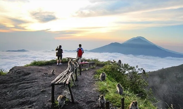 Sunrise Hike Mount Batur + Hotspring 
