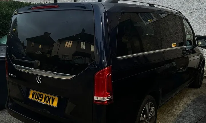 One Way Taxi Transfer from Gatwick Airport to Southampton Seaport