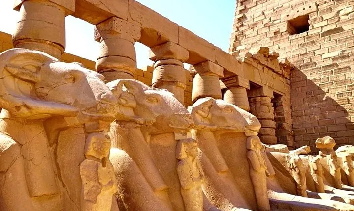 4 Nights Cruise Luxor, Aswan, Abu simbel, Balloon,and Tours By Bus From Hurghada