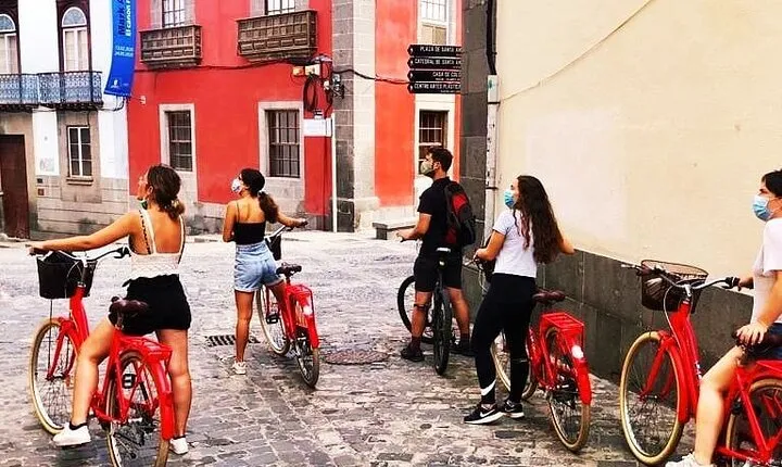 Discover Las Palmas City by Bike in 4 hours