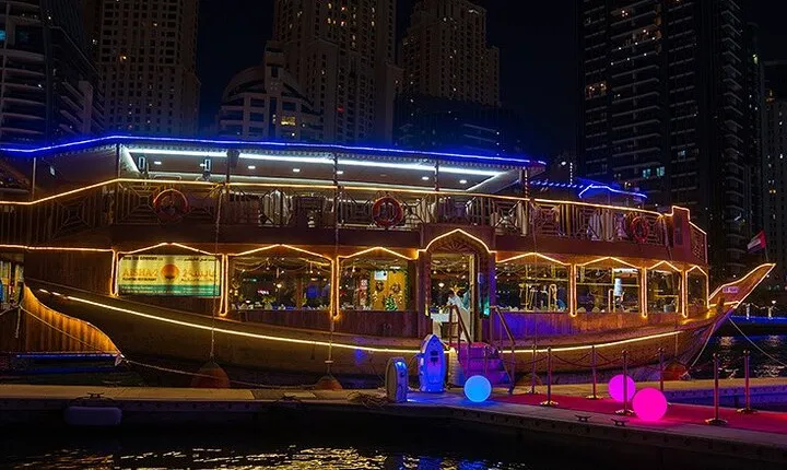 Evening Dhow Dinner Cruise in Dubai