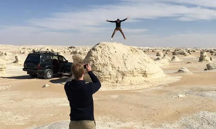 Private Full-day White and Black Desert Tour From Cairo/Giza