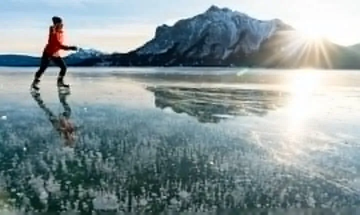 Icefields Parkway & Ice Bubbles of Abraham Lake Adventure