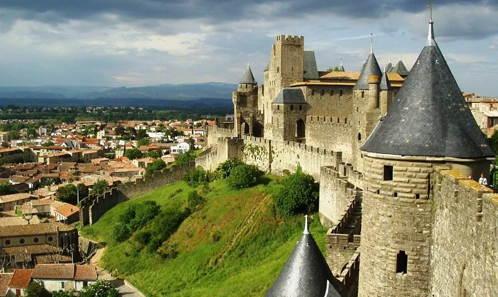 Private 2-hour Walking Tour of Carcassone with official tour guide
