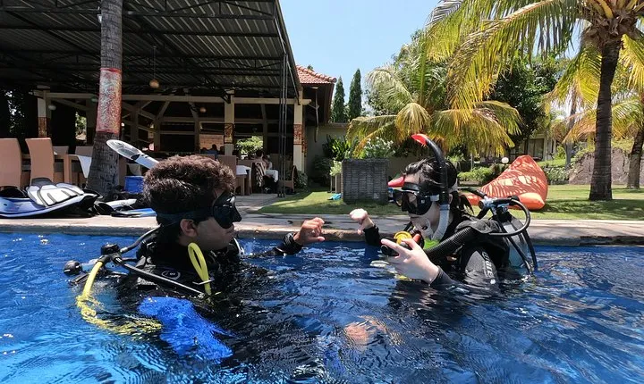 Discover Scuba Diving Tulamben Bali For Non-Certified Divers
