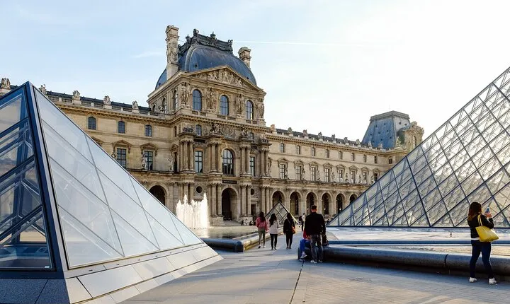 Louvre and Tuileries Garden Walking Tour With Louvre Ticket