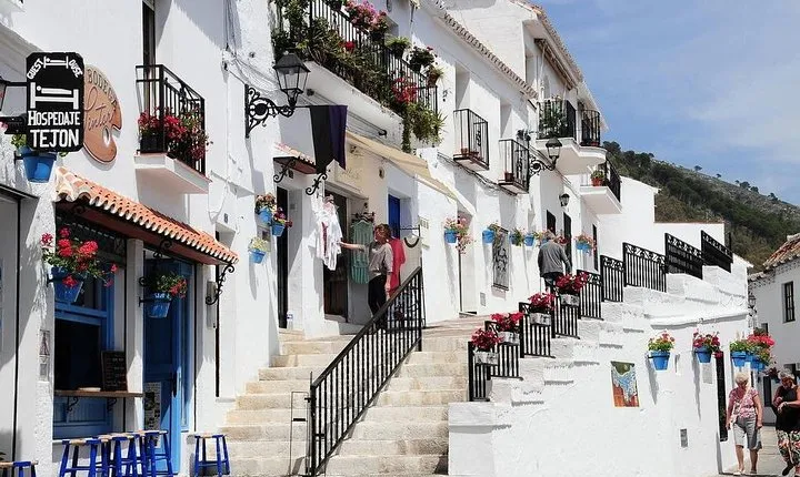 Private tours from Malaga to Mijas and and Benalmadena for up to 8 persons