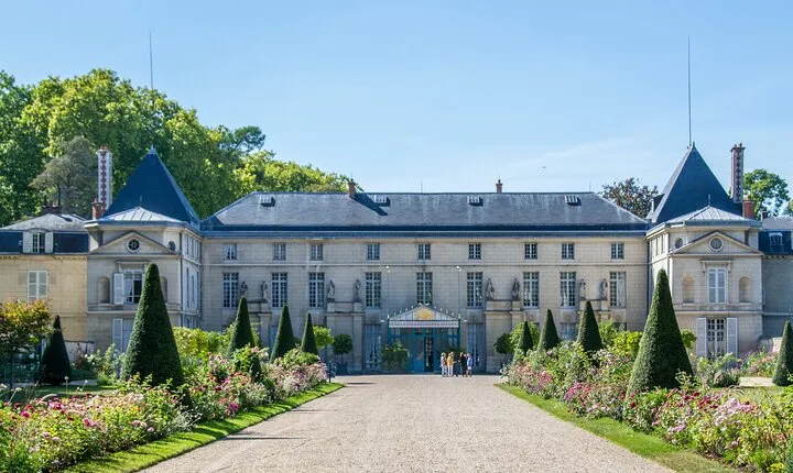 Paris to Rueil Malmaison Private Tour