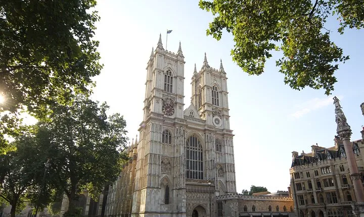 Royal London Tour with Westminster Abbey Visit & Afternoon Tea