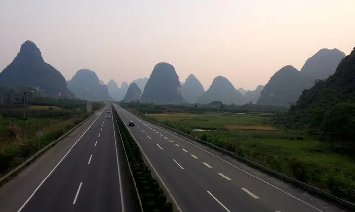 Nanning Wuxu International Airport to Daxin Mingshi Hotel