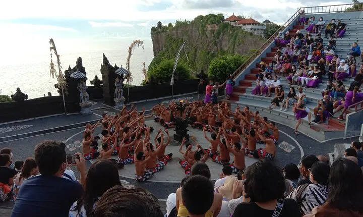 Halfday: GWK & Uluwatu Tour With Sunset