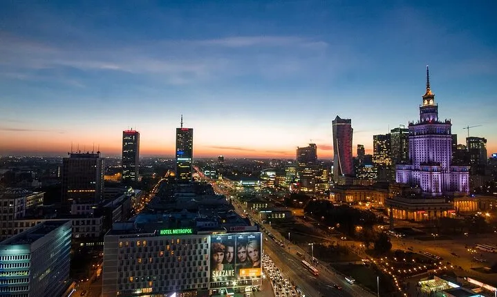 Private Transfer from Prague to Warsaw with 2h of Sightseeing