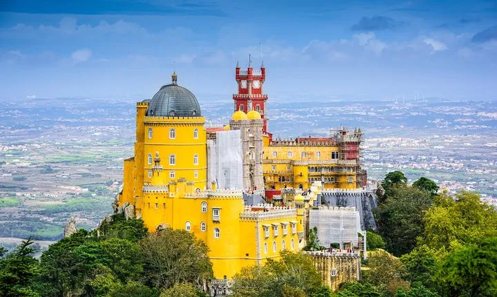3-Night Private Tour of Lisbon, Sintra, Cascais, Estoril, Óbidos, Nazaré and Fátima
