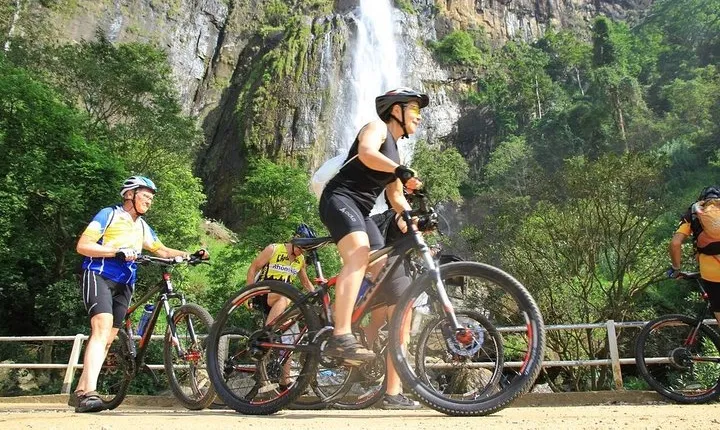 Cycling to Rawana Waterfall, Ravana's Cave and Ella Gap
