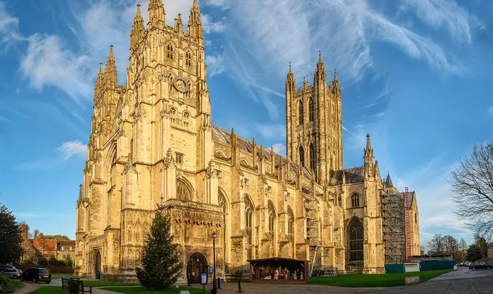 Leeds Castle, Canterbury Cathedral and Cliffs of Dover Day Trip