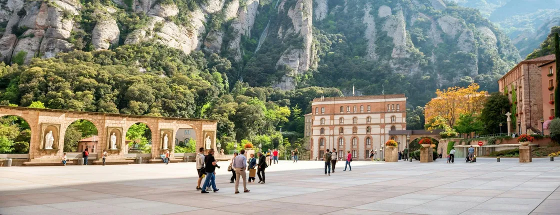 Easy Montserrat bus tour from Barcelona