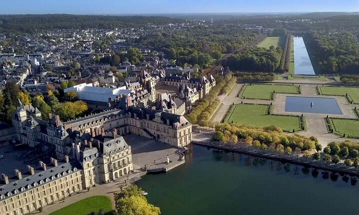 Private Half Day Trip: Paris to Castle Fontainebleau