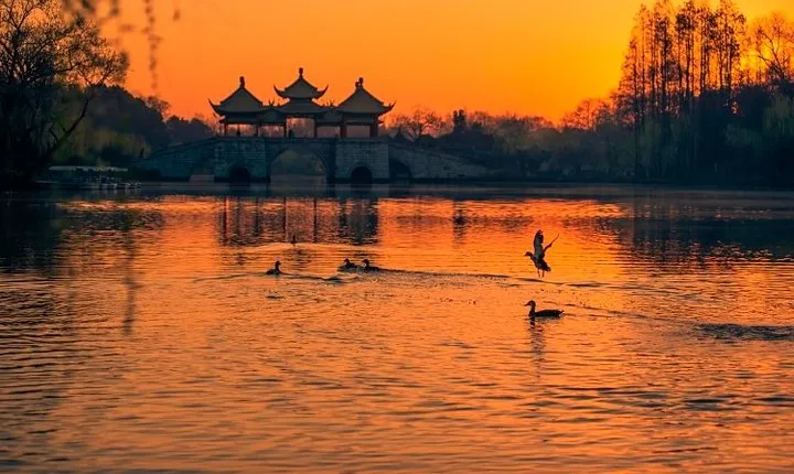 Half-day Private Yangzhou Sunset Tour with Boat Ride