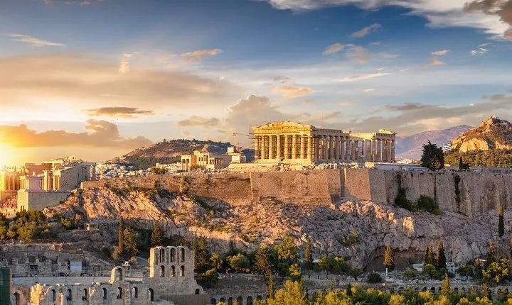 Explore Athens Walking Tour of Ancient Landmarks