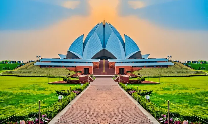 Full Day Old and New Delhi City Tour by Priavte Car