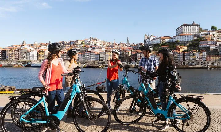 Porto: 3-Hour Old Town & Riverside Bike Tour - Guided Experience