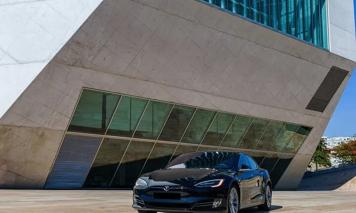 Tesla S Luxury Executive Porto Airport Transfer