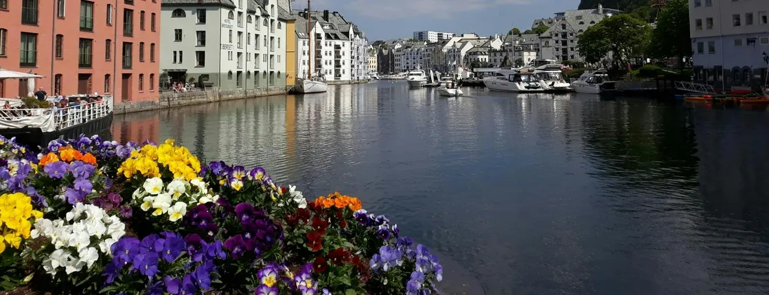 Self-guided tour of Norway's coastal cities with GPS audio guide