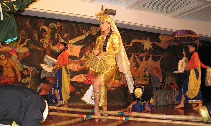 Cultural Dinner and Show in Manila