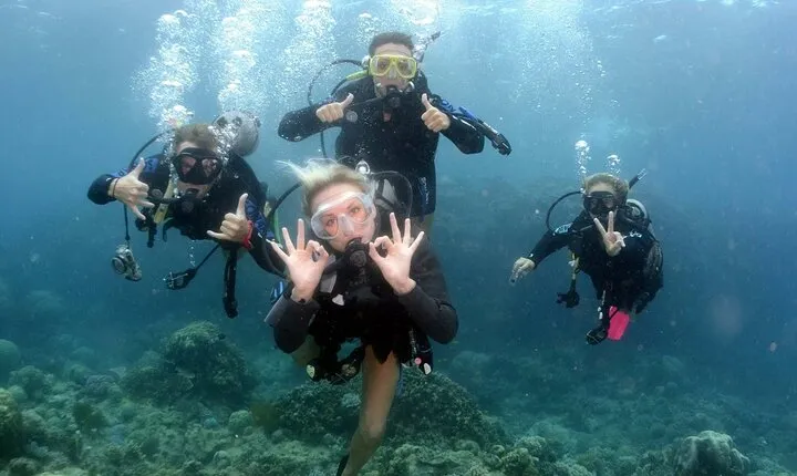 Hurghada Underwater Adventure: Full-Day Scuba Diving& Snorkeling