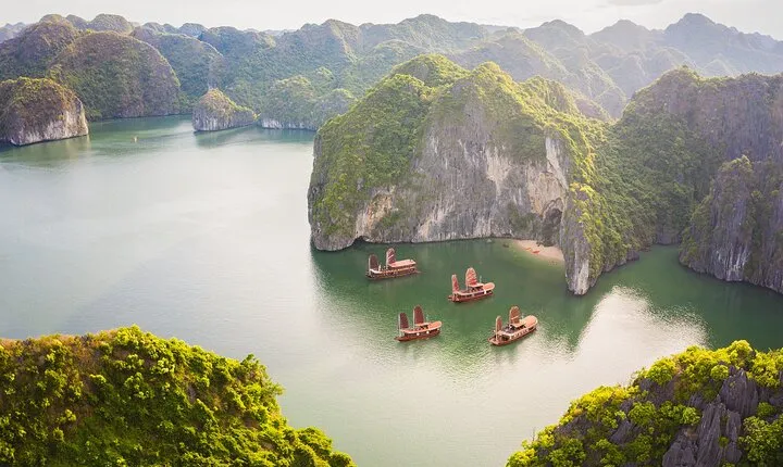 Lan Ha bay 3D2N Boutique boat: Kayaking, cycling, villages, beaches, caves