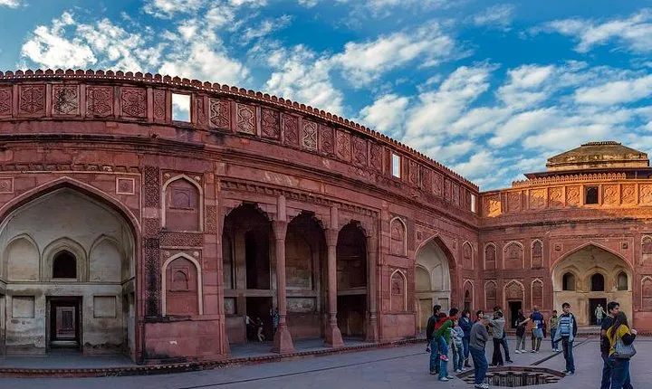 1-Day Trip from New Delhi to Agra and Taj Mahal with Agra Fort