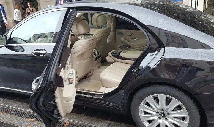 San Sebastián-Bilbao city or airport private transfer