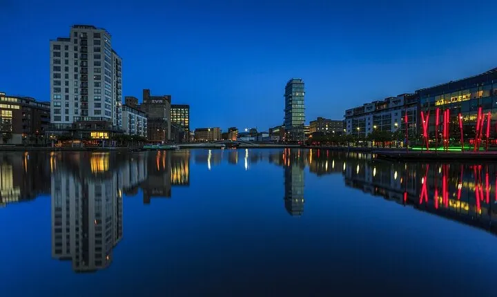 Dublin Night Private Tour: City Lights & Scenic Evening Ride