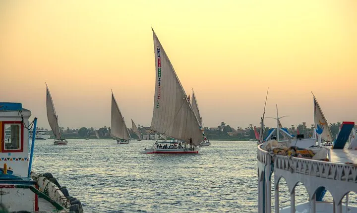 Luxor Nile Felucca and Horse Carriage City Tour