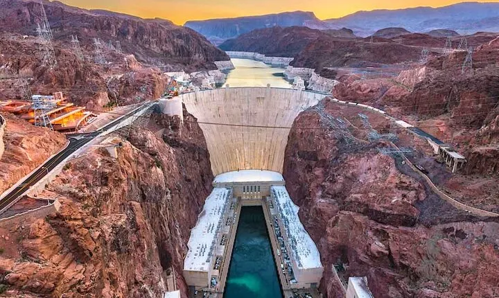 Hoover Dam Walk & Emerald Cave Kayak Combo with Lunch